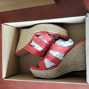 UGG Strappy Espadril Slip-on Wedge